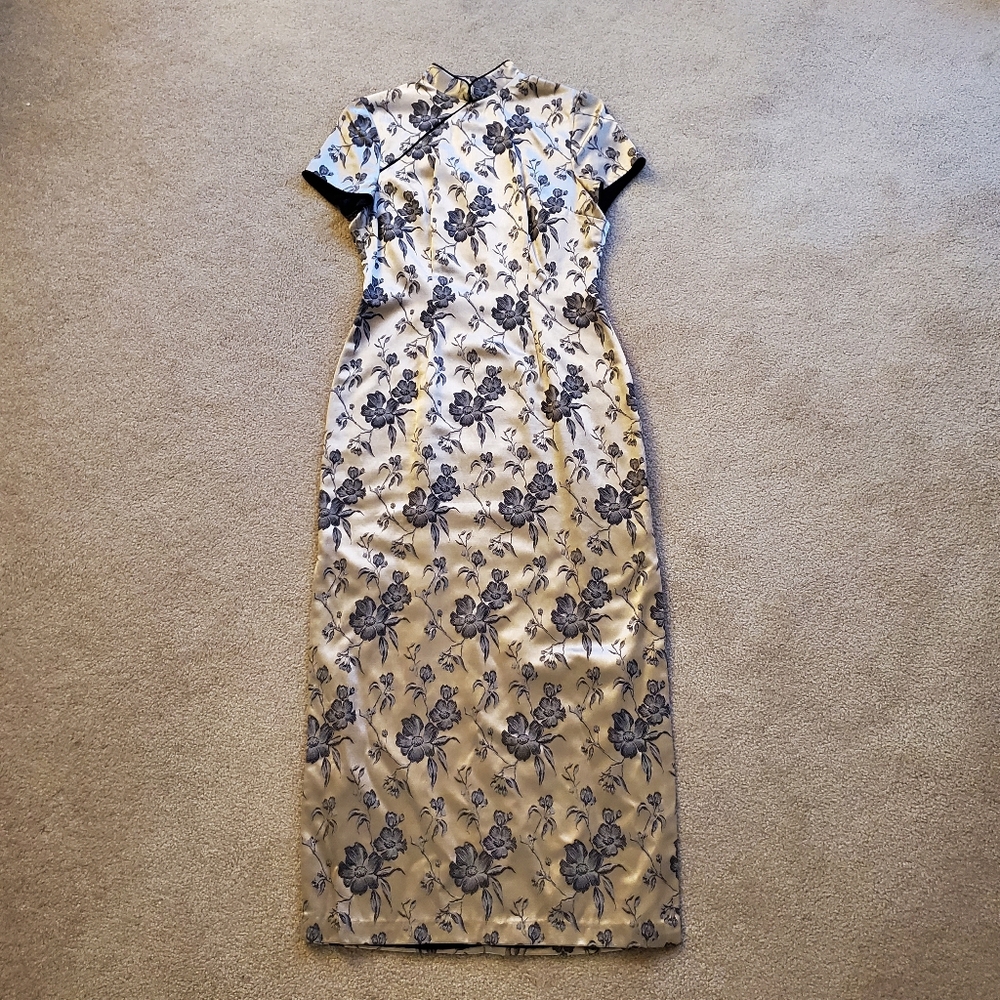 Vintage Alchemy by Joo Mee 70's Chinese rayon Qipao color beige/black